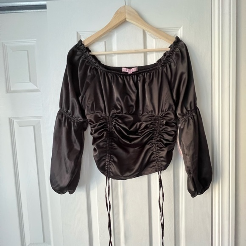 Francesca’s Womens Satin Ruched Top Blouse Large New‎ MSRP $38 Holiday Party